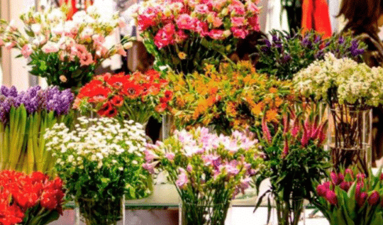 Crear Una Boda Inolvidable: Delicias De Decoración Floral En El Jardín